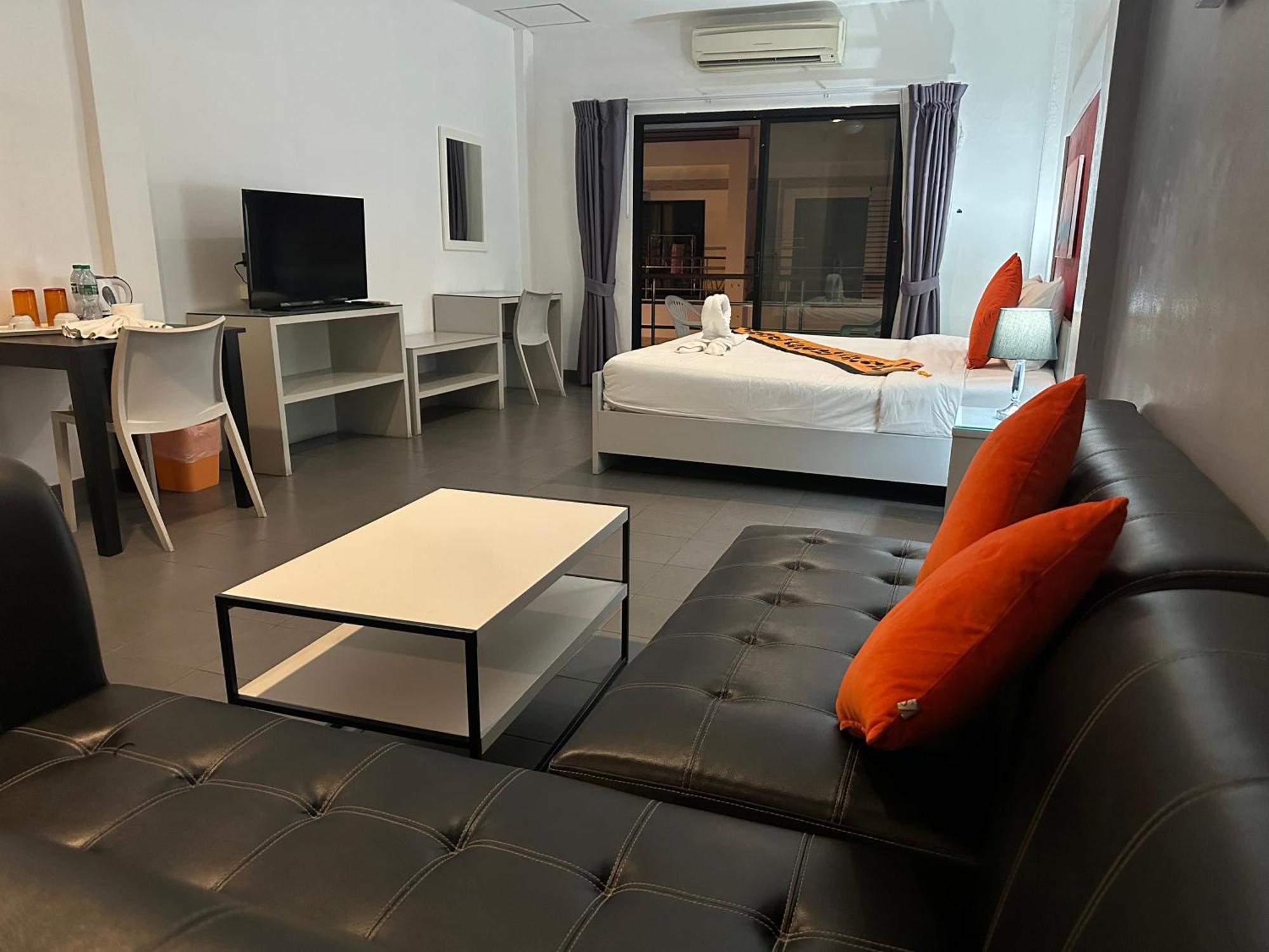 Garden Guest House Патая Екстериор снимка